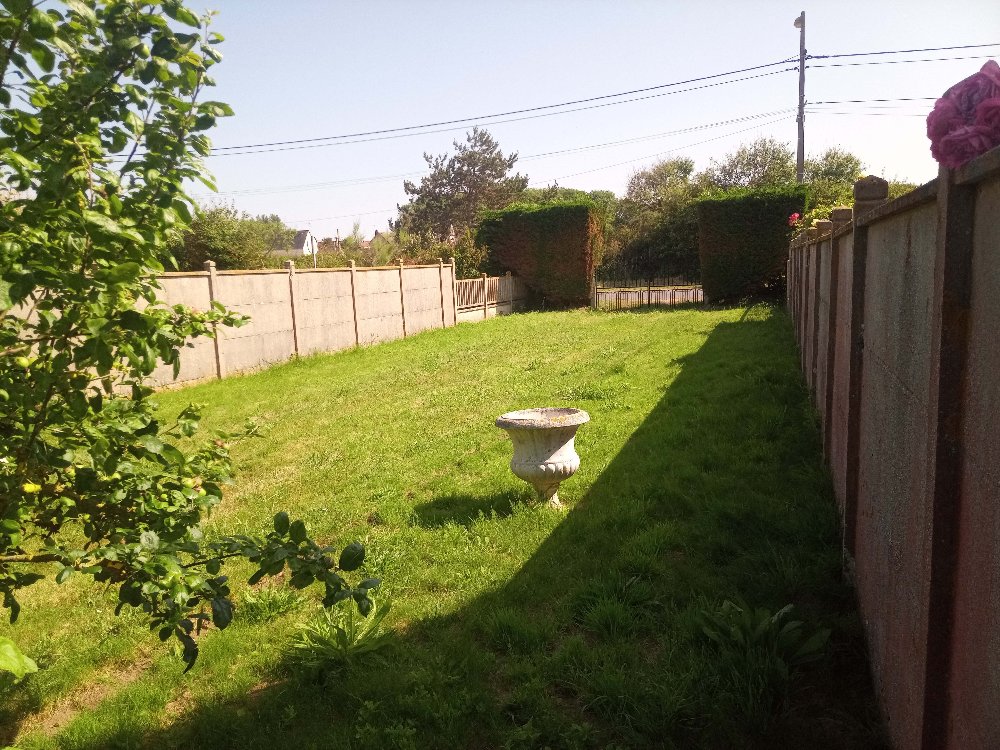 Aire camping-car  Bernires-sur-Mer (14990) - Photo 2